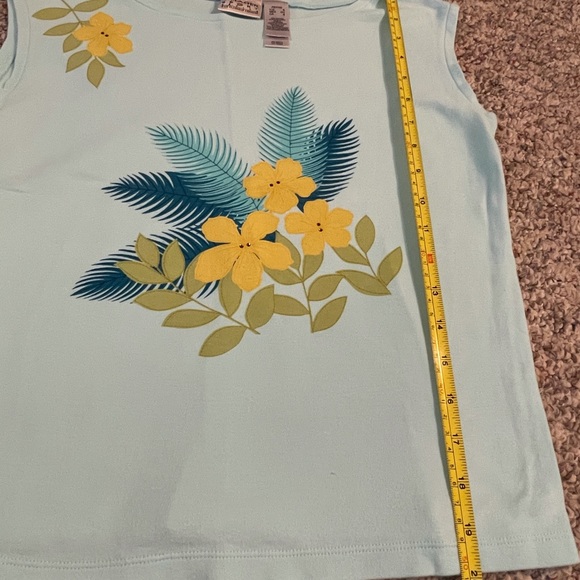 Woman’s tropical summer tank shirt - Picture 6 of 7